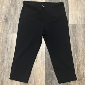 Athleta Capri Leggings: Small